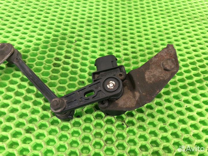 Датчик положения кузова Ford Mondeo IV