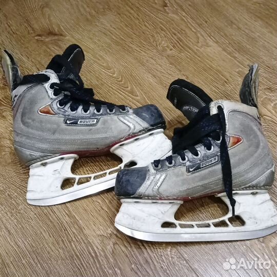 Коньки хоккейные