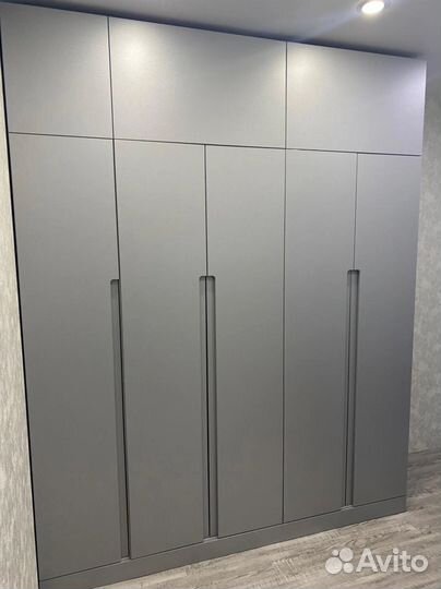 Корпусная и мягкая мебель