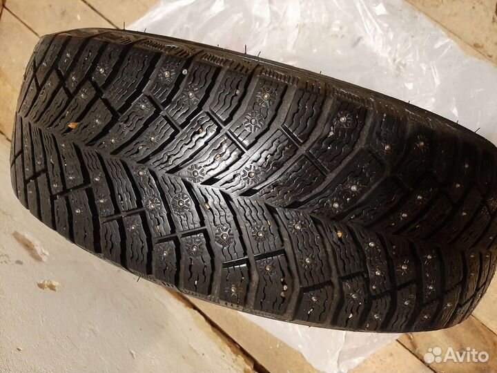 Michelin X-Ice North 4 215/60 R17 100T