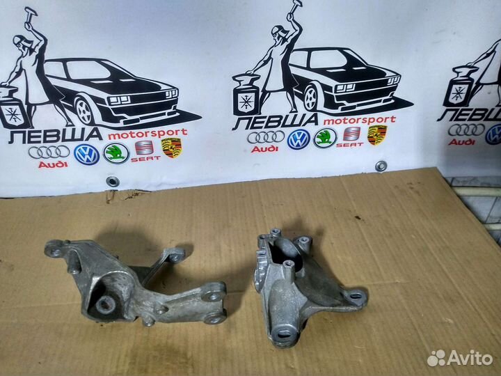 Кронштейн коробки передач Audi A8D4