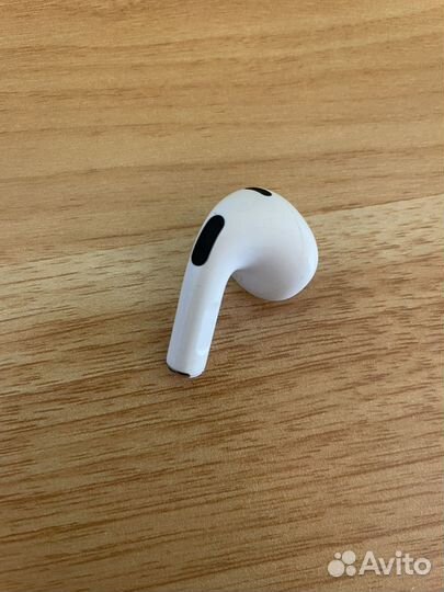 Правый наушник airpods (A 2565)