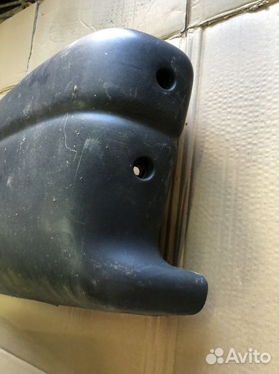 Задний левый клык Renault Master 2