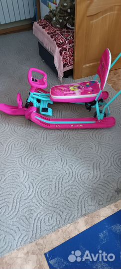 Детский снегокат с ручкой и колесами бу