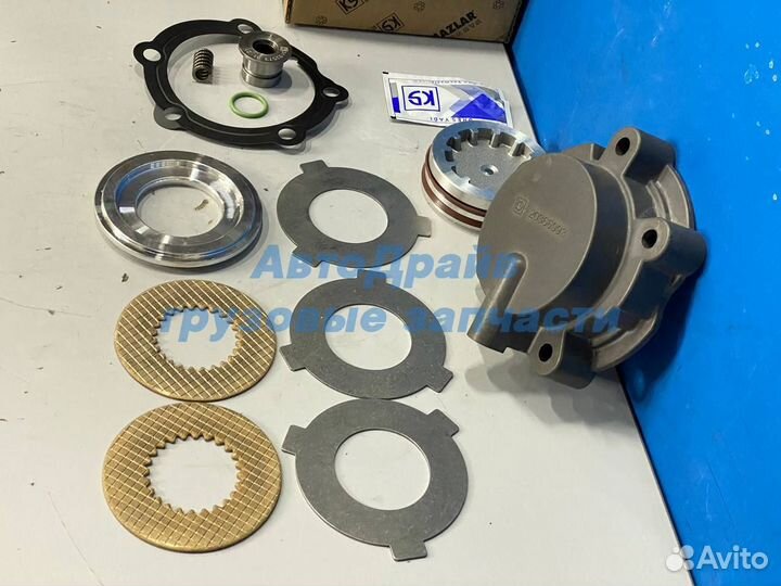 Крышка цилиндра кпп Volvo VT2412B задняя в сборе