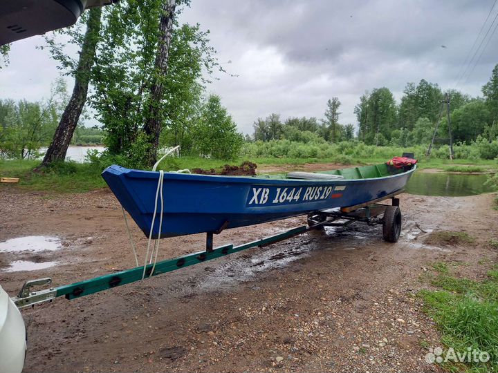 Деревянная лодка