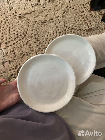 Две керамические тарелки ручной работы