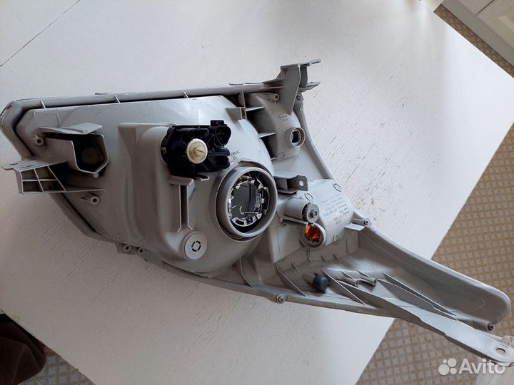 Фара левая land cruiser 120