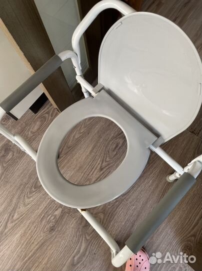 Кресло туалет для пожилых людей