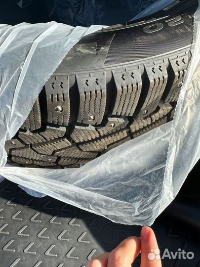 Pirelli Ice Zero 235/55 R20