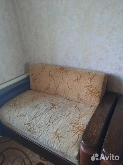 Диван