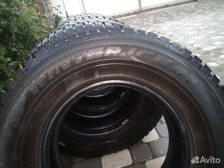 Dunlop SP Winter Sport 245/70 R16