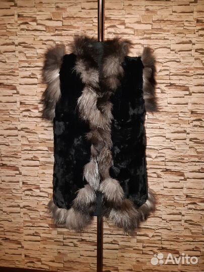 Меховая жилетка