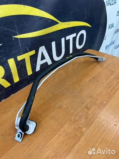 Трубка кондиционера задняя Kia Carnival 3 2.2 D4HB