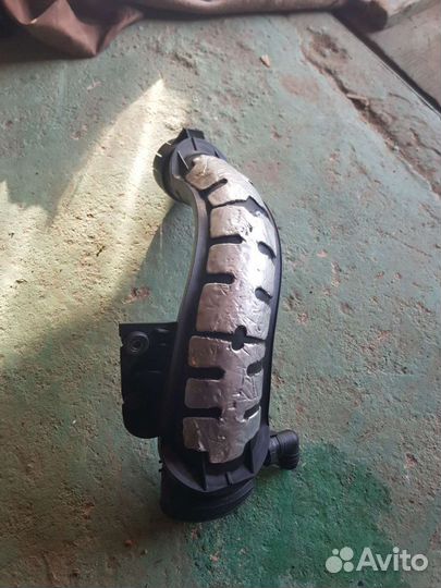 Патрубок воздушного фильтра на Форд Мондео 4