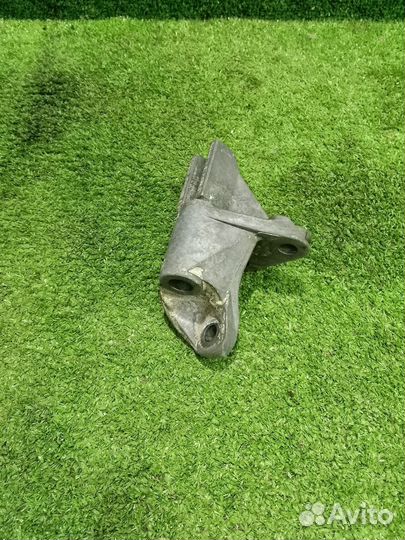 Кронштейн генератора Audi A6 Allroad Quattro C5