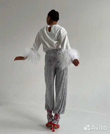 Лонгслив с перьями veravenera