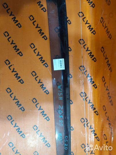 Ветровик задний левый Toyota Wish ZGE20 2ZR-FAE