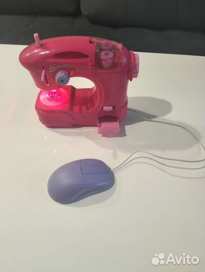 Волшебное зеркало, швейная машинка