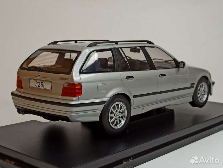 Bmw 320i E36 Touring Silver 1:18 MCG