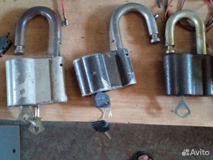 Замки дверные разные