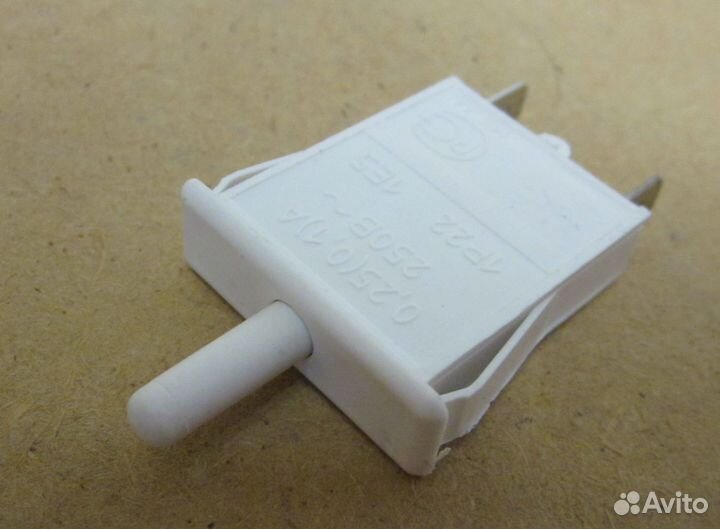 Кнопка (выключатель света) холодильника stinol