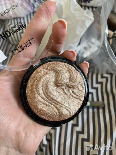 Бронзер, хайлайтер, румяна