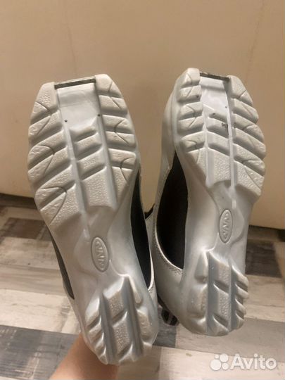 Лыжные ботинки детские 33 размер