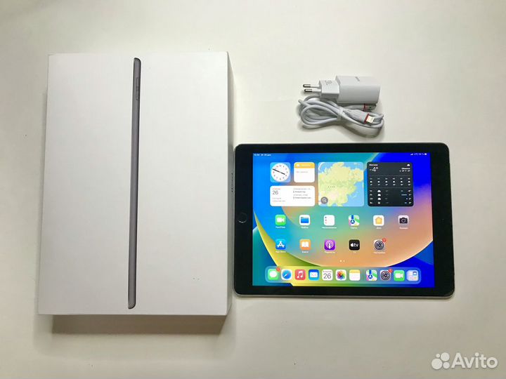 iPad 2018 128GB Wi-Fi + SIM + Smart Case