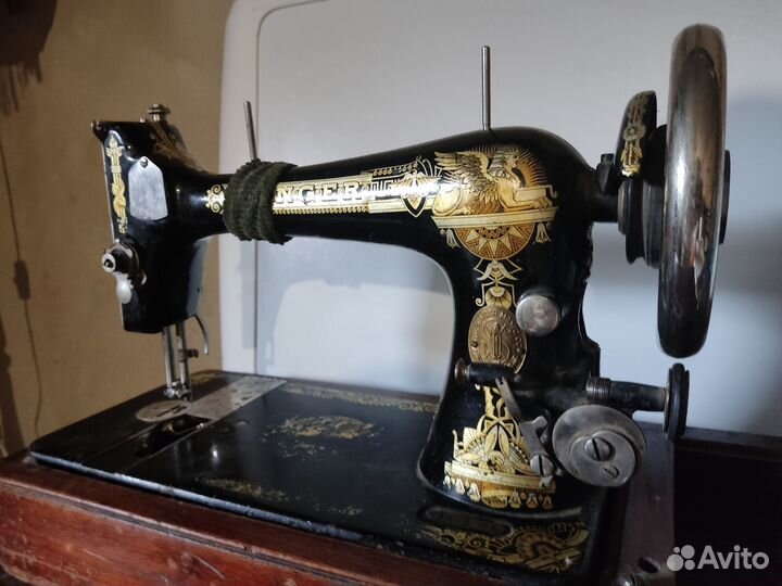 Швейная машинка Singer