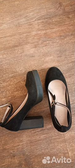 Ботинки зимние,туфли, кроссовки бежевые