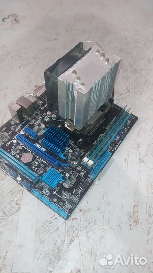 Материнская плата с процессором и памятью