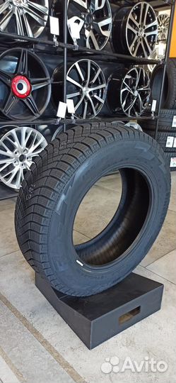 Pirelli Ice Zero FR 185/65 R15