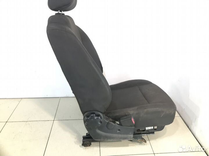 Сиденье переднее левое