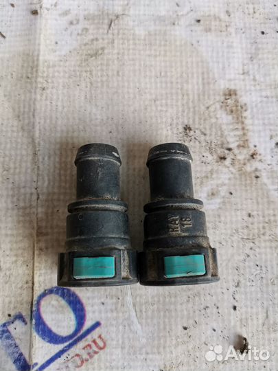 Крепление патрубка охлаждения Ford Fusion