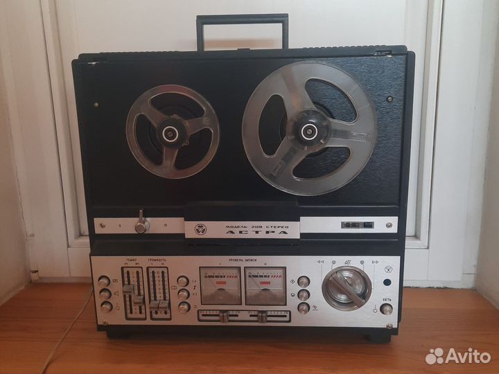 Катушечный магнитофон