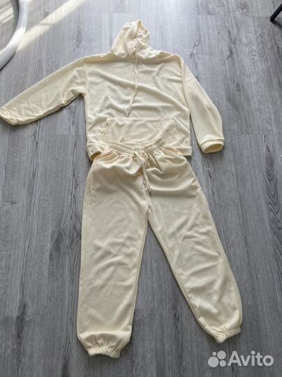 Спортивный костюм