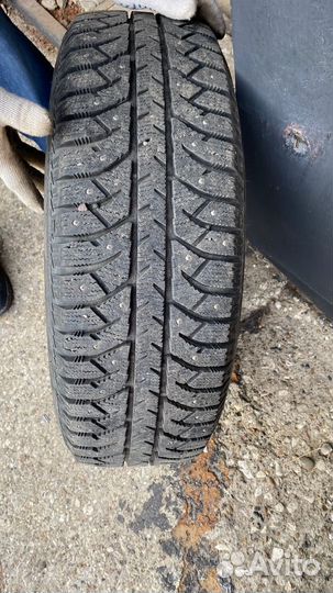 Колеса в сборе r17 зимние Nissan Bridgestone