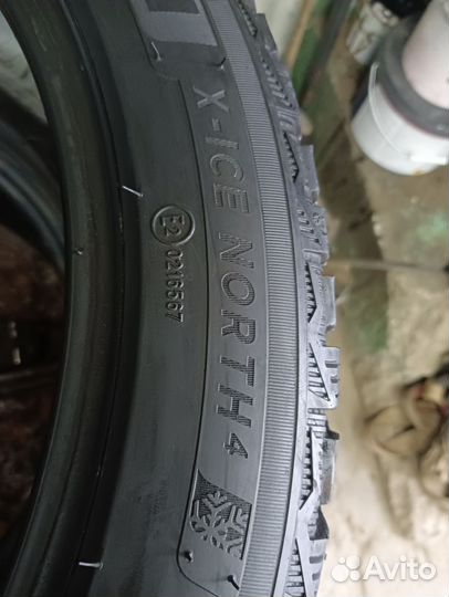 Michelin X-Ice North 4 245/45 R19 102H