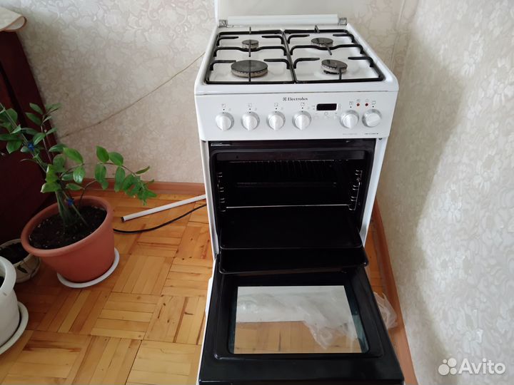 Плита Electrolux газ. с электродуховкой б/у