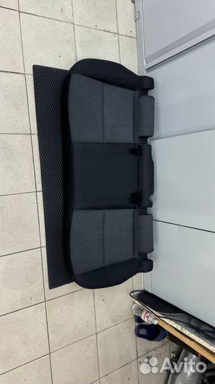 Задние сидения с подлокотником skoda octavia а7