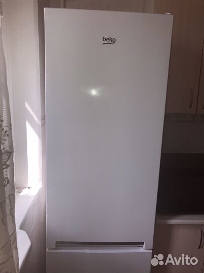 Холодильник двухкамерный новый beko