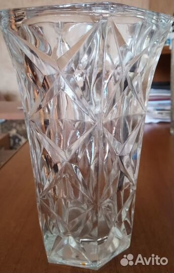 Хрустальная ваза