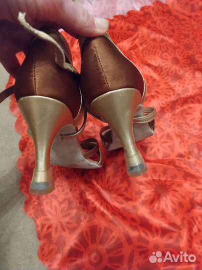 Спортивные босоножки для latina