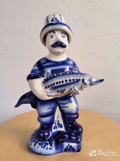 Штофы фарфоровые гжель