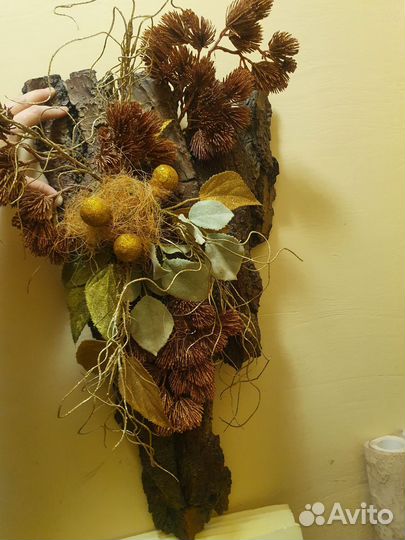 Экибана на дереве