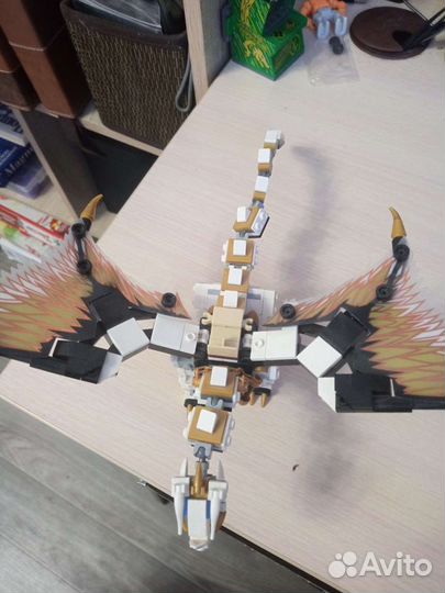 Lego ninjago Боевой дракон мастера Ву 71718