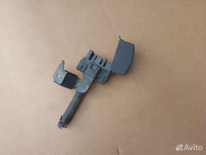 Разъем диагностический Toyota Corolla E110