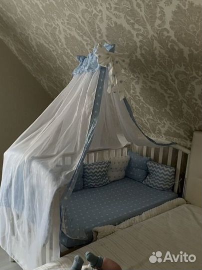 Кроватка детскя