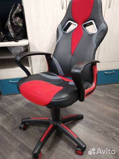 Компьютерное кресло